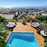 Bluegum Hill Guesthouse & Apartments