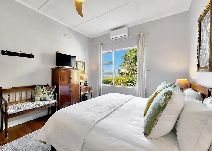 Bluegum Hill Guesthouse & Apartments