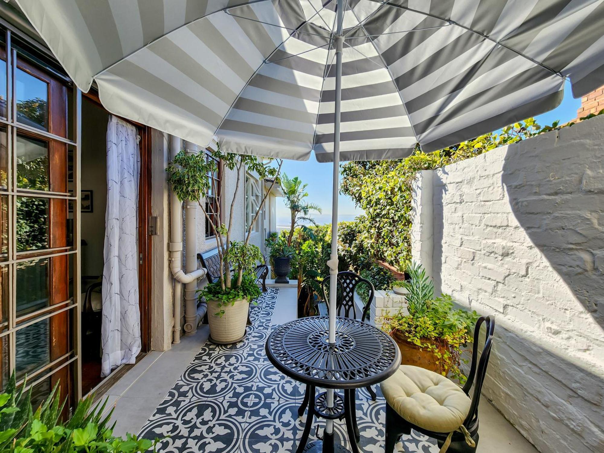 Guest house Bluegum Hill & Cape Town